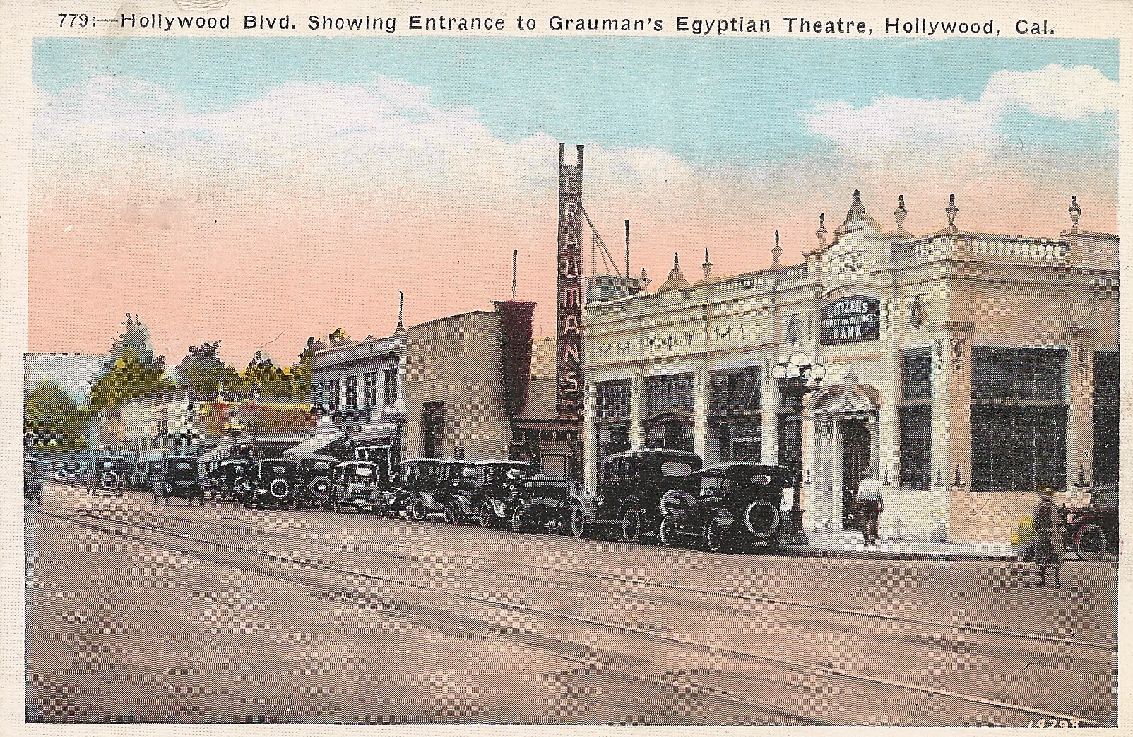  Grauman’s Egyptian Theatre